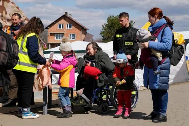 Sen. Durbin Proposes Temporary Guest Status to Protect Uniting for Ukraine (U4U) Parolees from Losing Lawful Status and Deportation